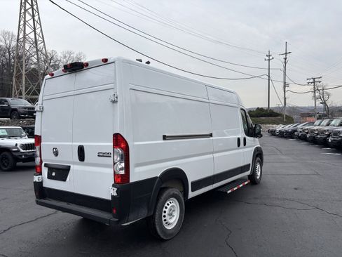 Used 2025 RAM ProMaster 2500 w/ Storage Group image 9