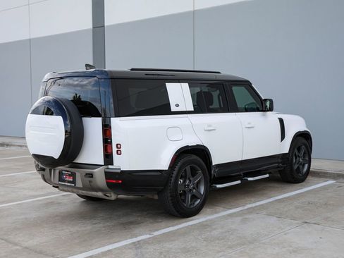 Used 2024 Land Rover Defender 130 X-Dynamic SE AWD/4WD image 7