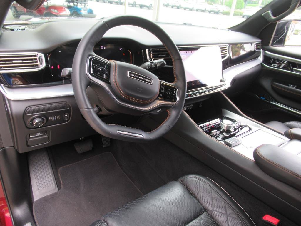 Used 2023 Jeep Grand Wagoneer Series III AWD/4WD image 25