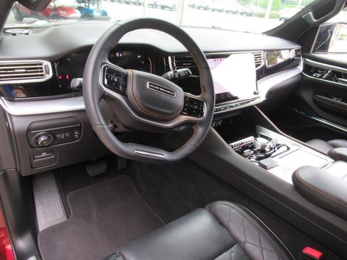 Used 2023 Jeep Grand Wagoneer Series III image 25