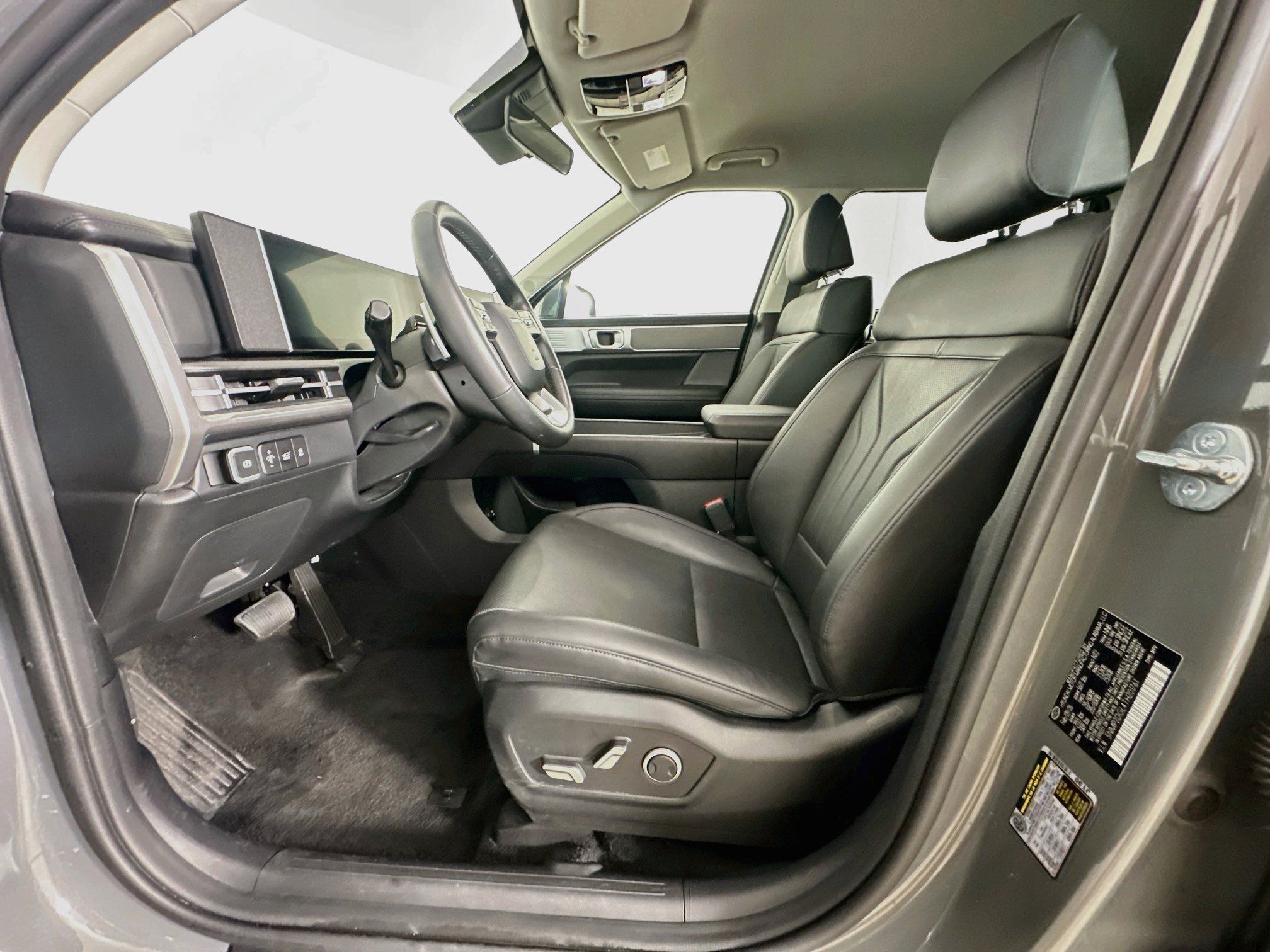 Used 2026 Hyundai Santa Fe SEL AWD/4WD image 13