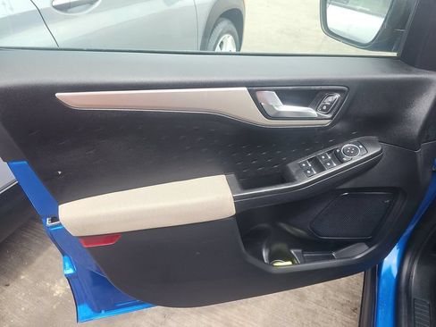 Used 2020 Ford Escape SE FWD image 9