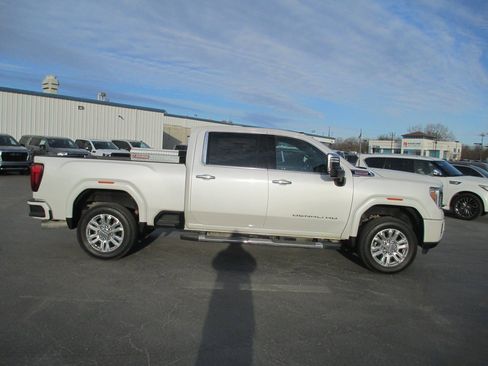 Used 2022 GMC Sierra 2500 Denali w/ Denali Ultimate Package image 2