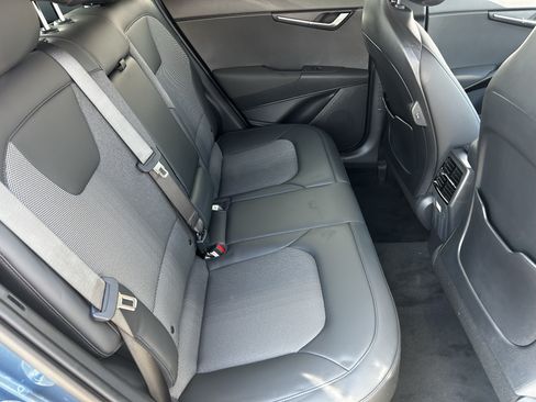 Used 2025 Kia Niro EX Touring FWD image 10
