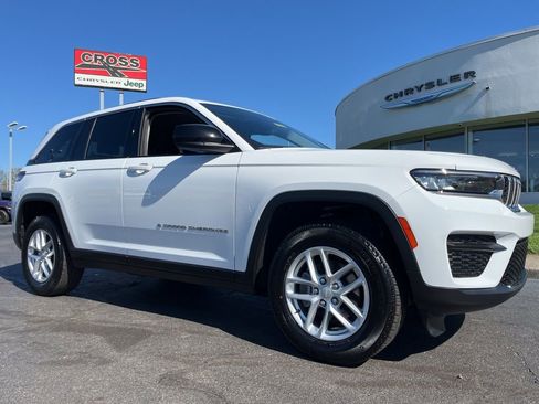 Used 2023 Jeep Grand Cherokee Laredo w/ Luxury Tech Group I AWD/4WD image 67