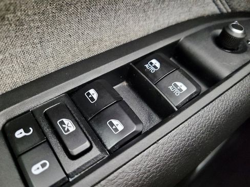 Used 2024 Jeep Compass Latitude image 27