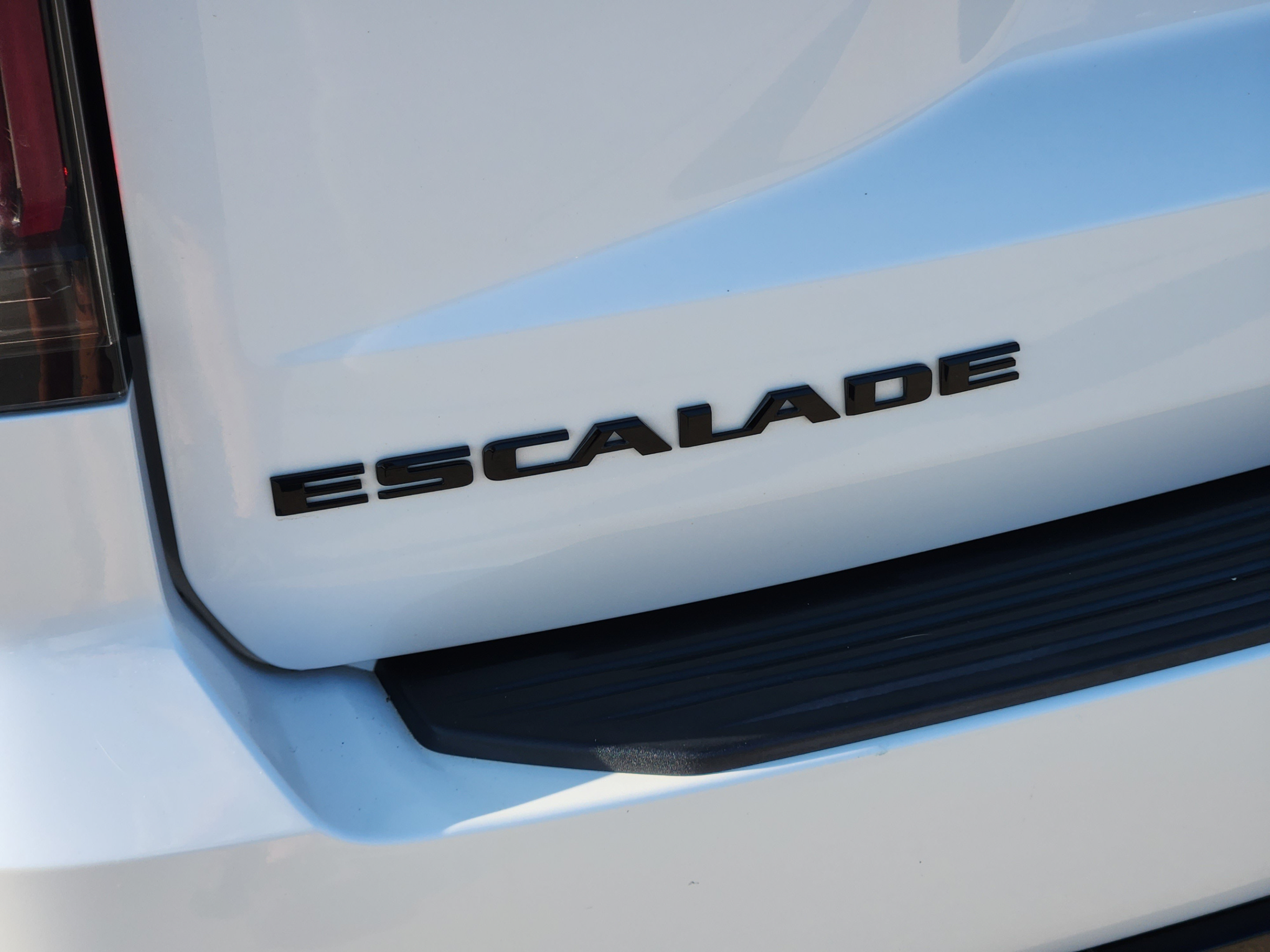 Used 2021 Cadillac Escalade Sport w/ Driver Assist Tech Package AWD/4WD image 39