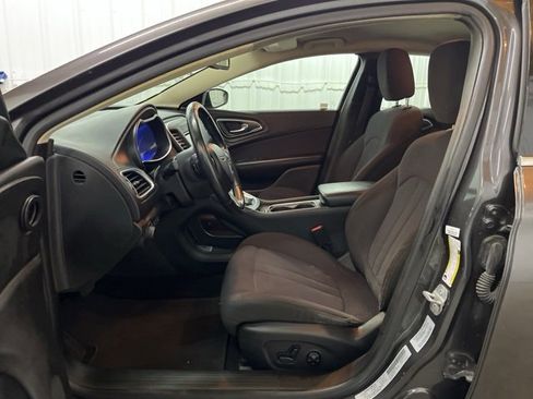 Used 2015 Chrysler 200 Limited w/ Convenience Group image 26