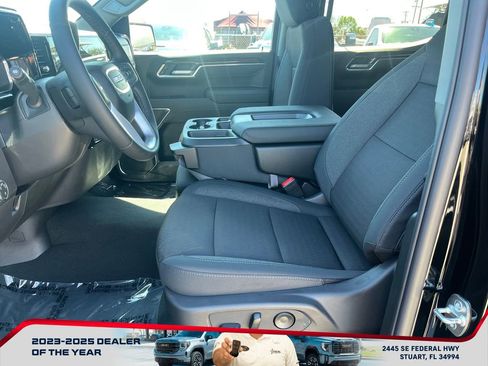 New 2026 GMC Sierra 1500 SLE w/ Preferred Package image 9