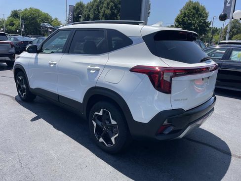 Used 2025 Kia Seltos EX w/ EX Sunroof Package AWD/4WD image 3