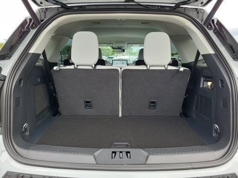 New 2026 Ford Explorer Platinum w/ LUX Leather Package AWD/4WD image 11