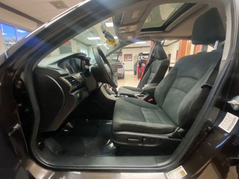 Used 2017 Honda Accord EX image 14