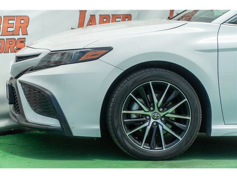 Used 2024 Toyota Camry SE w/ Convenience Package FWD image 27