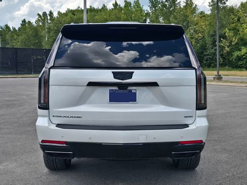 Used 2025 Cadillac Escalade Sport w/ Touring Package AWD/4WD image 6