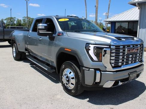 Used 2024 GMC Sierra 3500 Denali w/ Denali Reserve Package AWD/4WD image 16
