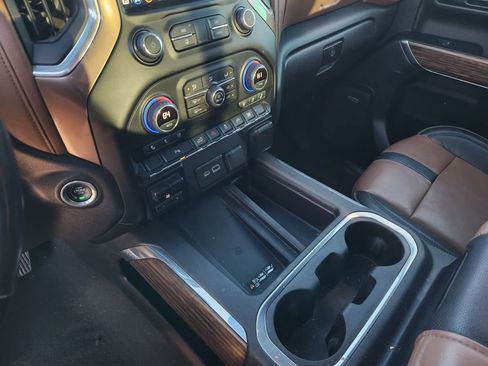 Used 2021 Chevrolet Silverado 1500 High Country w/ LPO, Dark Essentials Package image 23