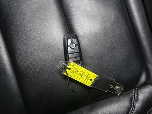 Used 2023 Ford Explorer XLT w/ Equipment Group 202A AWD/4WD image 39