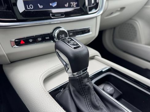 Used 2018 Volvo V90 T5 Cross Country w/ Convenience Package AWD/4WD image 16