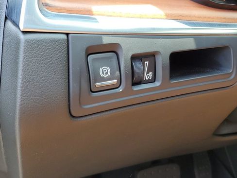 Used 2024 Cadillac XT5 Premium Luxury w/ LPO, Floor Liner Package AWD/4WD image 9