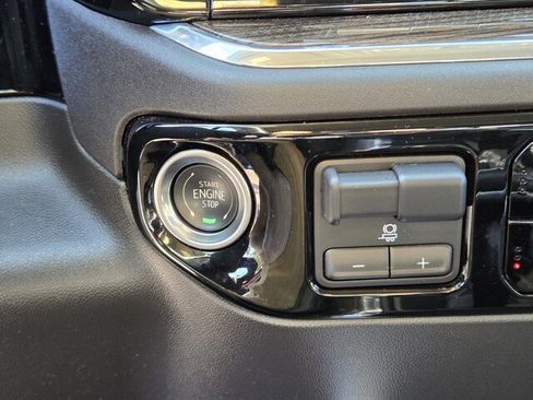 Used 2025 Chevrolet Silverado 1500 LT Trail Boss w/ Convenience Package II image 27