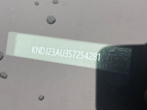 Used 2025 Kia Soul LX w/ LX Technology Package image 24