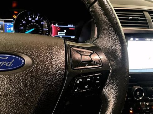 Used 2018 Ford Explorer XLT w/ Equipment Group 202A AWD/4WD image 19