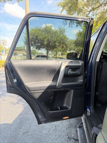 Used 2019 Toyota 4Runner SR5 AWD/4WD image 18