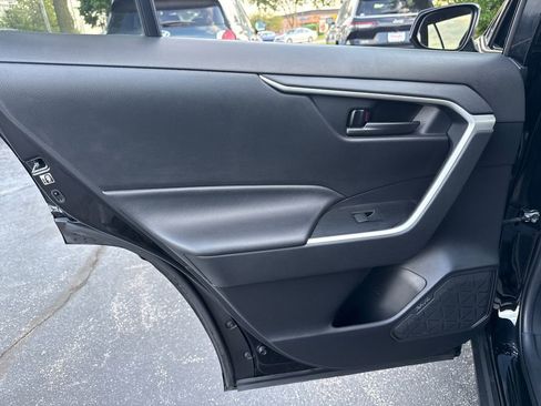 Used 2020 Toyota RAV4 LE w/ All Weather Liner Package AWD/4WD image 29