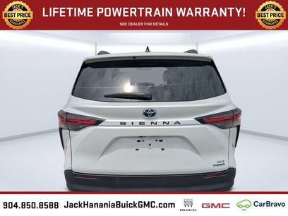Used 2022 Toyota Sienna XLE