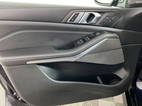 Used 2019 BMW X5 xDrive50i w/ M Sport Package image 11