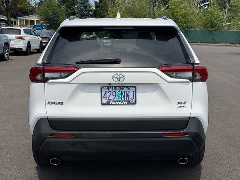 Used 2021 Toyota RAV4 XLE w/ Convenience Package AWD/4WD image 7