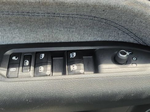 Used 2024 Jeep Compass Latitude AWD/4WD image 35