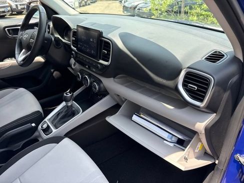 Used 2024 Hyundai Venue SEL FWD image 27