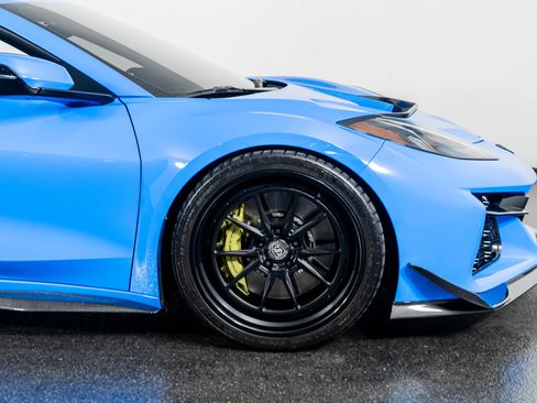 Used 2023 Chevrolet Corvette Z06 image 4