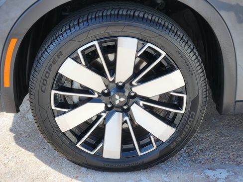 Used 2025 Mitsubishi Outlander SE AWD/4WD image 15