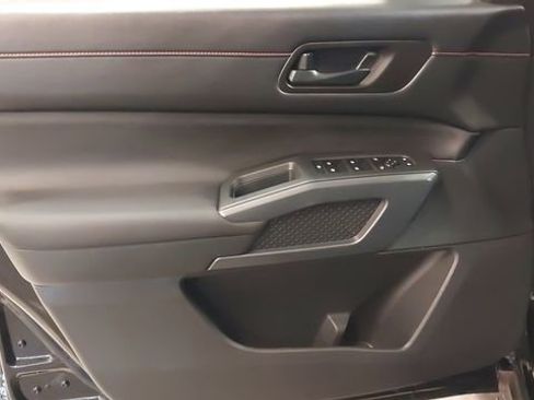 Used 2025 Nissan Pathfinder Rock Creek AWD/4WD image 26