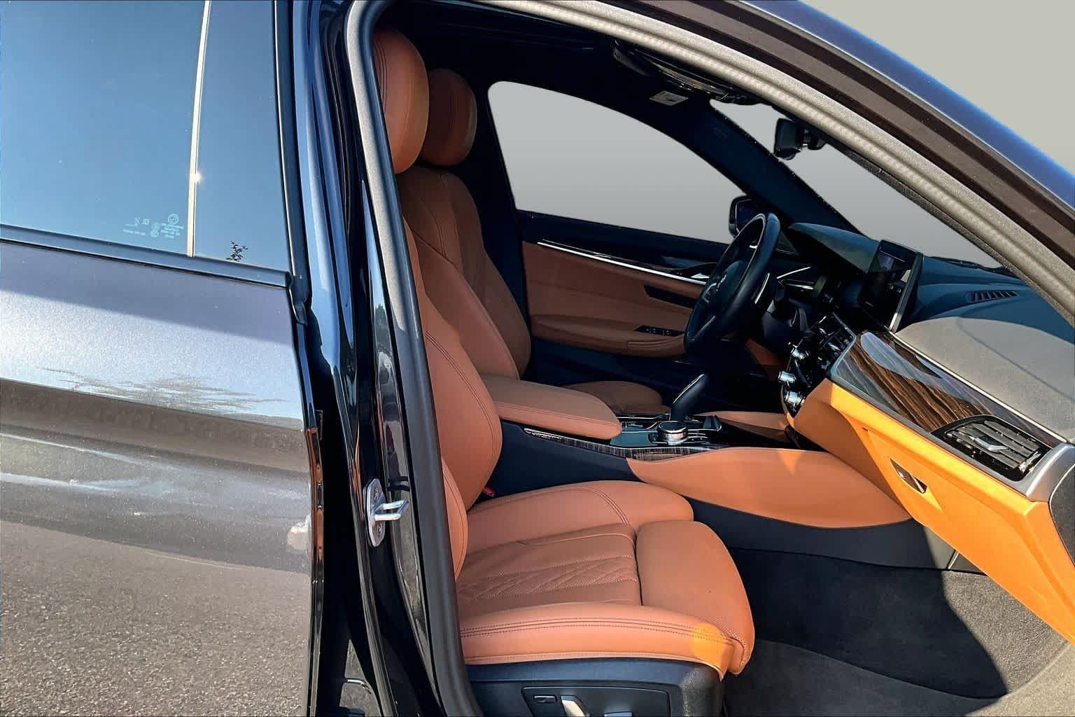 Used 2023 BMW 530i w/ M Sport Package RWD image 9