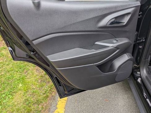 New 2026 Chevrolet Trax RS w/ Sunroof Package FWD image 23