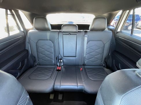 Used 2025 Volkswagen Atlas Cross Sport SE image 40