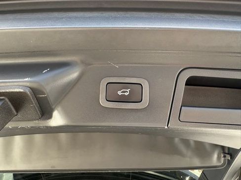 Used 2021 Land Rover Range Rover Velar R-Dynamic S AWD/4WD image 17