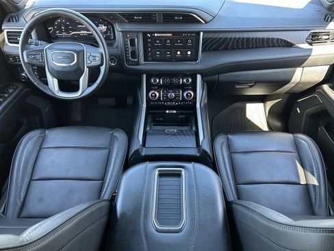 Used 2024 GMC Yukon XL Denali image 12