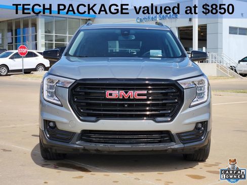 Used 2024 GMC Terrain SLT w/ Tech Package image 3