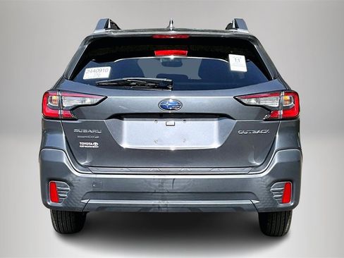 Used 2022 Subaru Outback Premium image 6