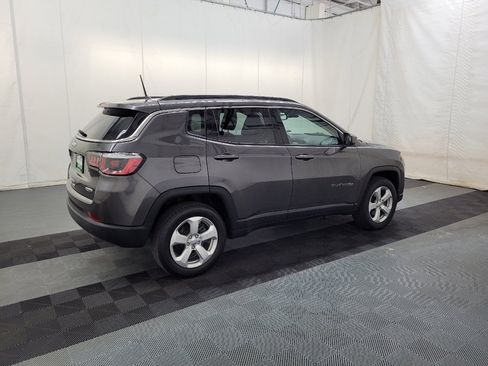 Used 2018 Jeep Compass Latitude AWD/4WD image 10