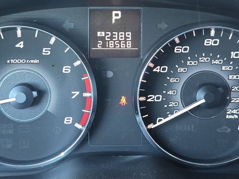 Used 2011 Subaru Outback 2.5i Limited w/ PWR Moonroof Pkg image 25