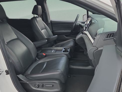 Used 2024 Honda Odyssey Sport image 18