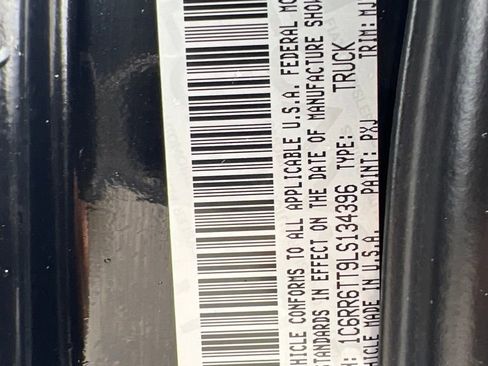 Used 2020 RAM 1500 Classic SLT w/ Luxury Group image 25