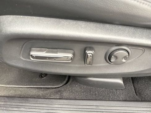 Used 2025 Honda CR-V EX-L image 12
