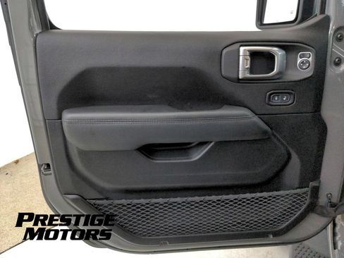 Used 2020 Jeep Wrangler Unlimited Sahara AWD/4WD image 23