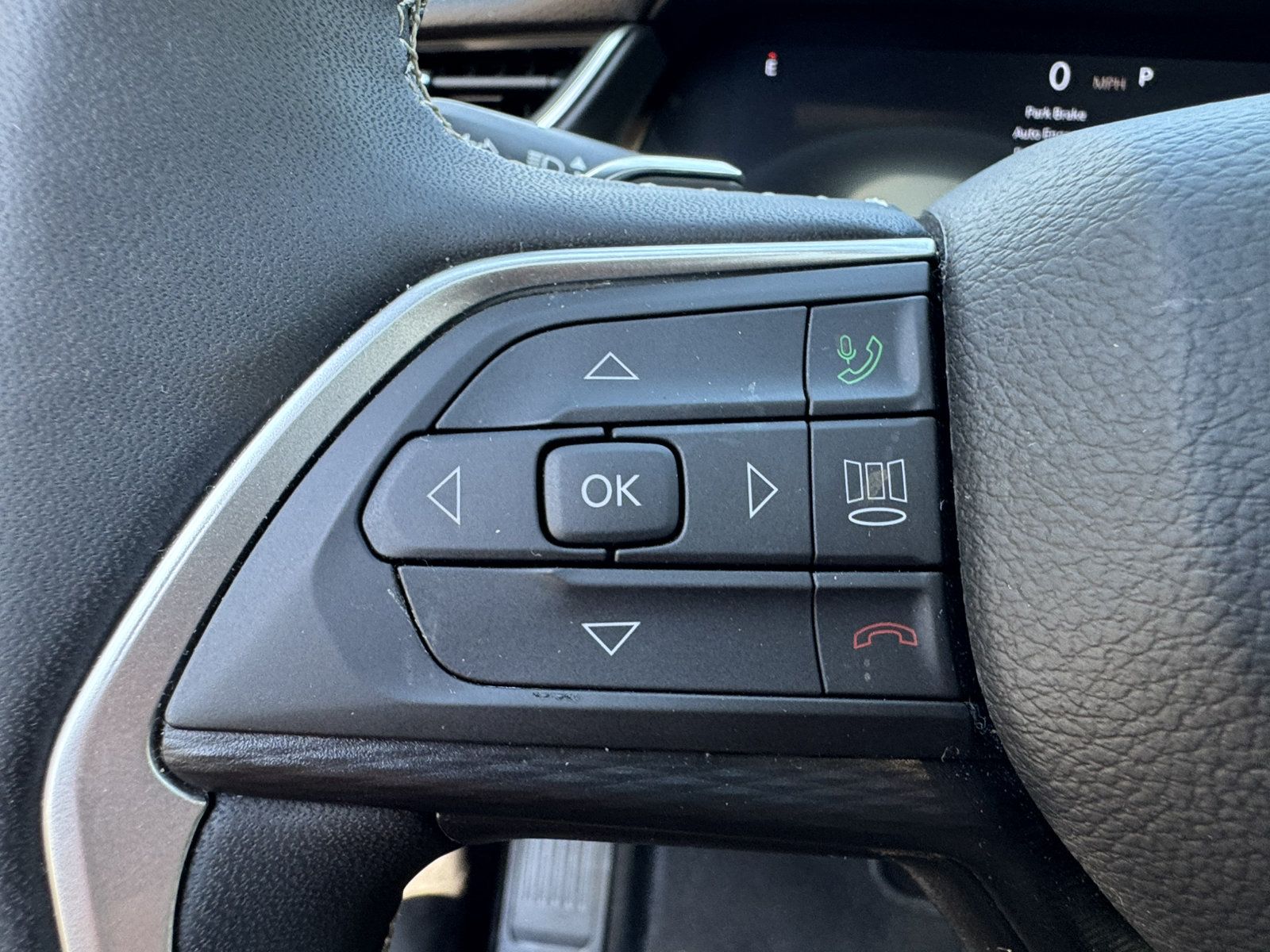 Used 2025 Jeep Grand Cherokee Laredo X w/ Luxury Tech Group I RWD image 32